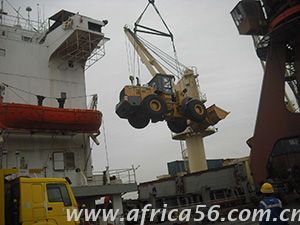 旭洲作為擁有20年以上的專業(yè)大件貨海運(yùn)經(jīng)驗(yàn)的貨代公司，為您提供最完善的裝載車出口方案