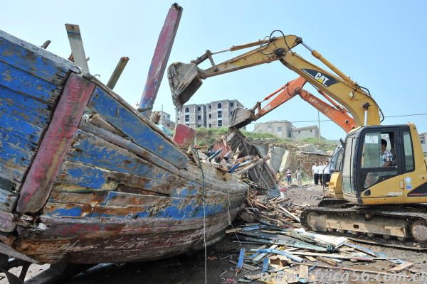 大量貨輪被切割，全球經(jīng)濟(jì)發(fā)出警報(bào)