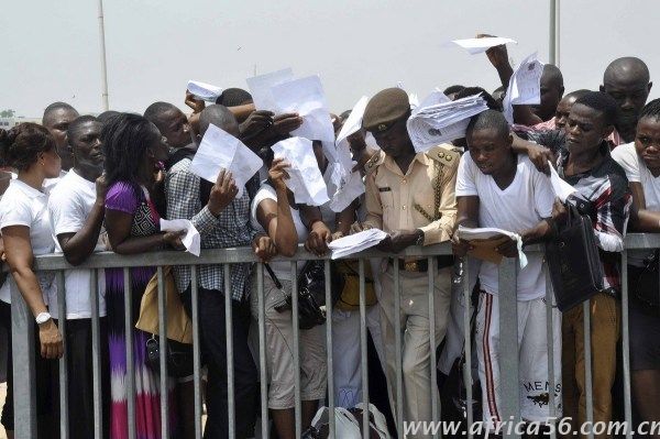 尼龐大勞動(dòng)力是動(dòng)力還是負(fù)擔(dān)？