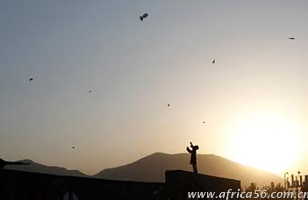 什么附加費(fèi)讓人覺得莫名其妙，卻又略顯沉重？