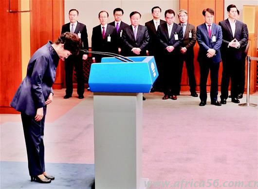 樸信惠成了拉線木偶？韓國政事果然比韓劇精彩！