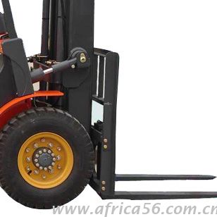 叉車輪胎出口注意事項