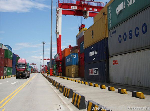 FOB條款下買賣雙方的義務(wù)分別有哪些？_旭洲物流