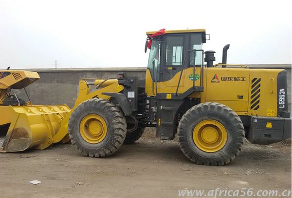 旭洲物流二手拖拉機出口案例_非洲海運_國際貨運代理