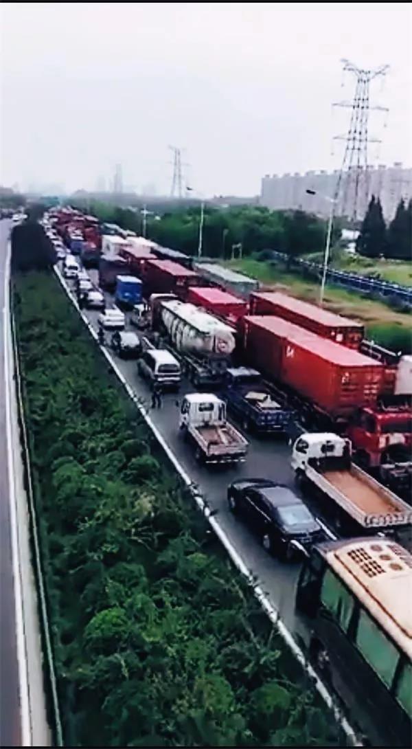 堵的是港區(qū)，塞的是旭洲物流的心呀！